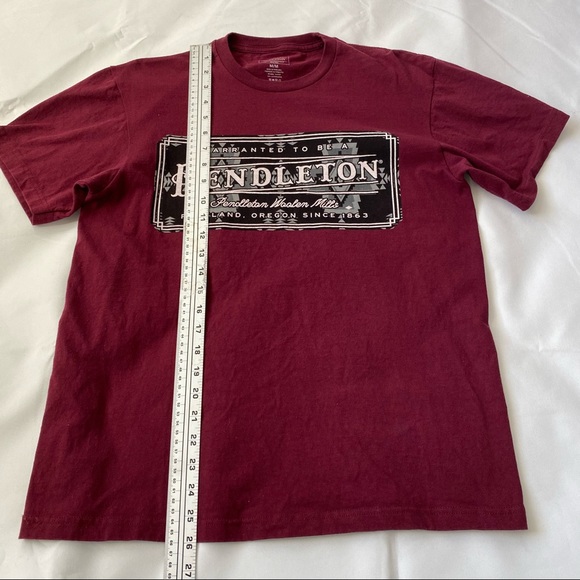 Warranted to be a Pendleton maroon graphic short sleeve tee shirt size medium - Picture 5 of 6